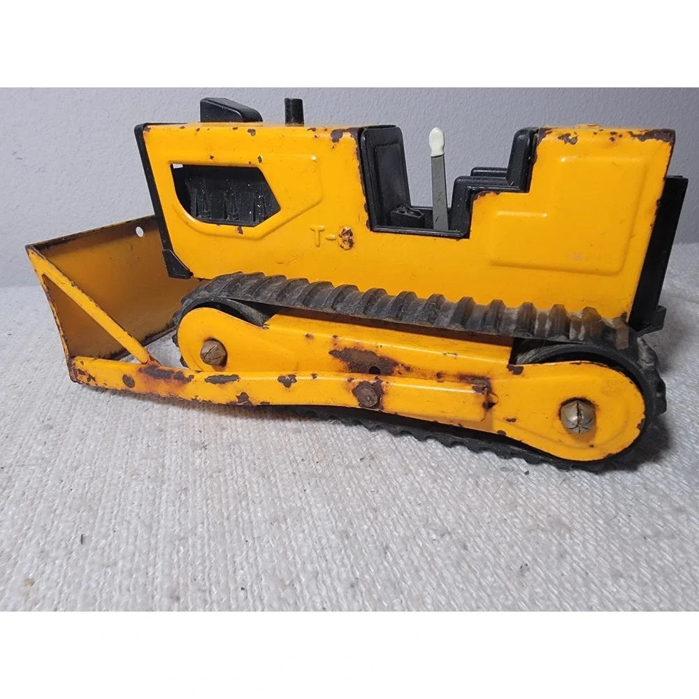 Vintage Tonka T-6 Bulldozer Pressed Steel Crawler Yellow Tractor Rubber Track
